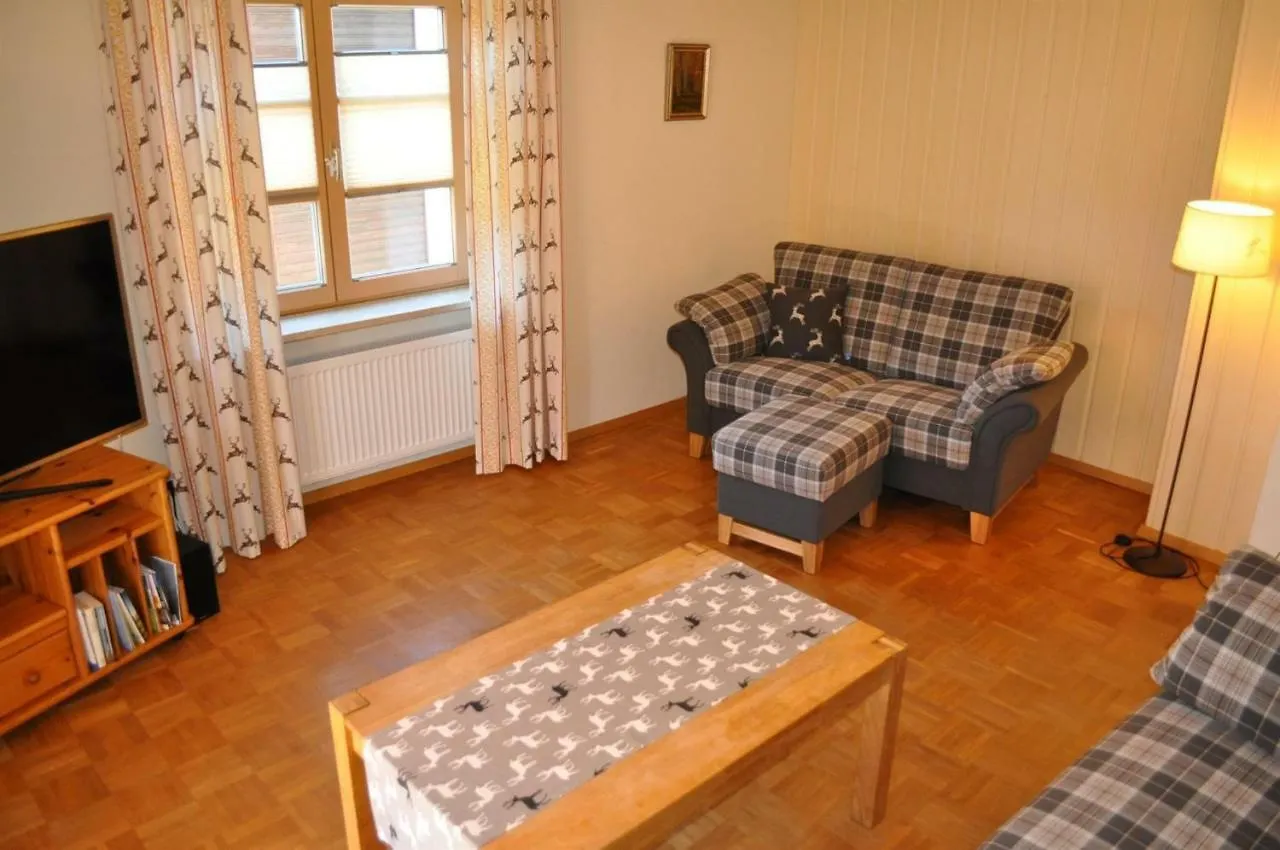Apartment Gaestehaus Am Brunnen Bad Hindelang Germany